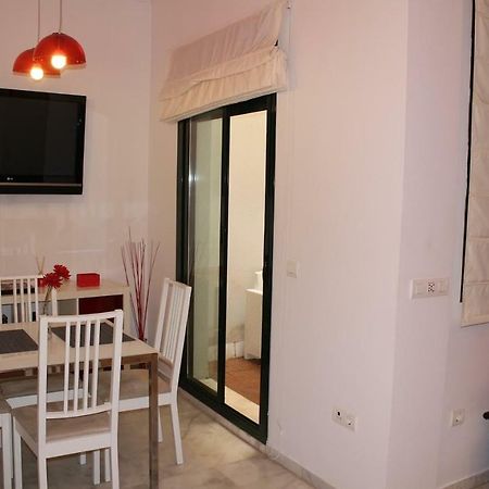 Apartamentos Rg Triana, Calle Castilla Con Patio Севилья Экстерьер фото