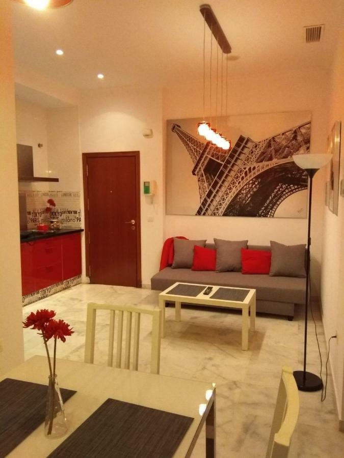 Apartamentos Rg Triana, Calle Castilla Con Patio Севилья Экстерьер фото