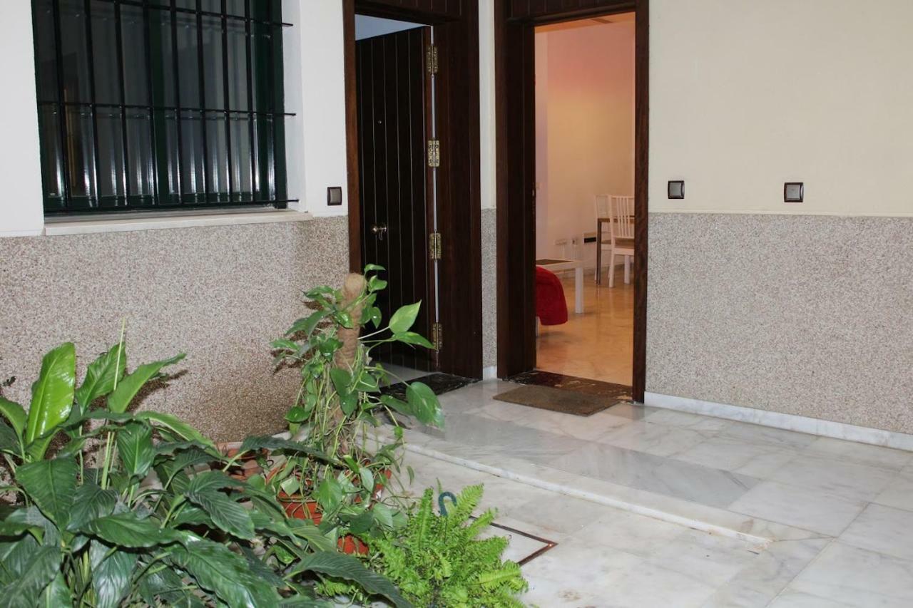 Apartamentos Rg Triana, Calle Castilla Con Patio Севилья Экстерьер фото