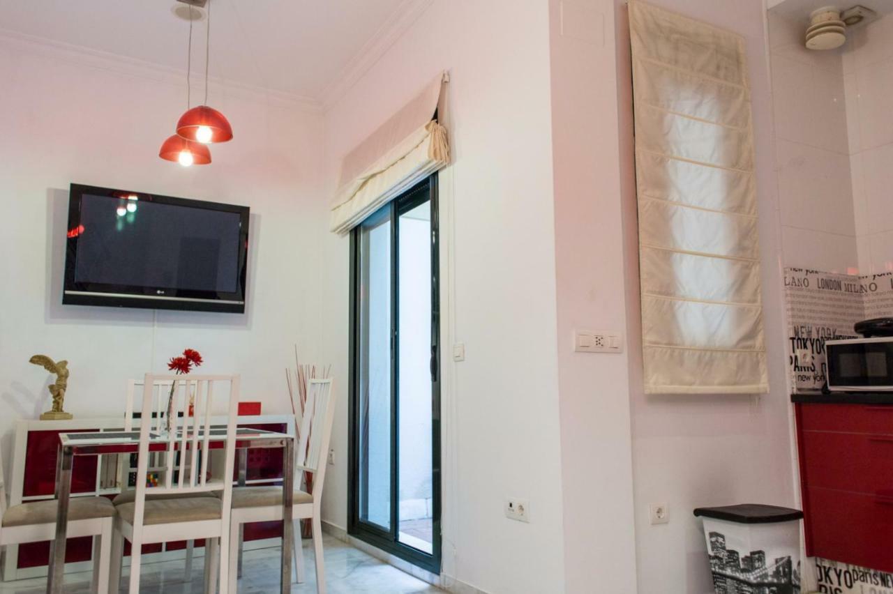 Apartamentos Rg Triana, Calle Castilla Con Patio Севилья Экстерьер фото